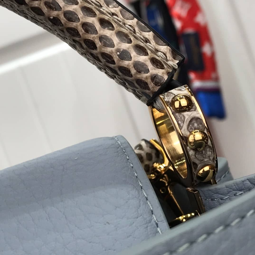 L0vis Vvtt0n Capucines MM Taurillon Leather Tote M94227