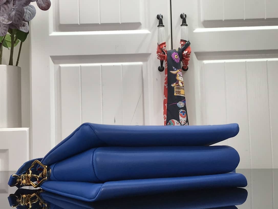 L0vis Vvtt0n Embossed Lambskin Coussin PM Replica Bag Blue M58628