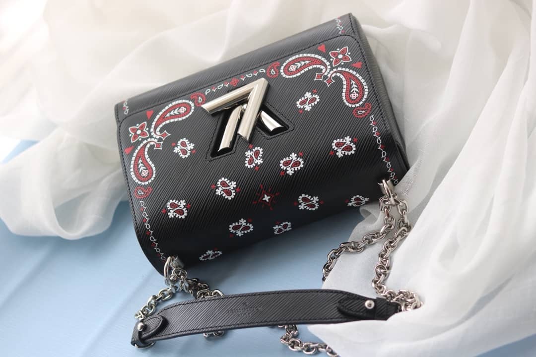 L0vis Vvtt0n Twist Epi Handbag Replica Black M50320