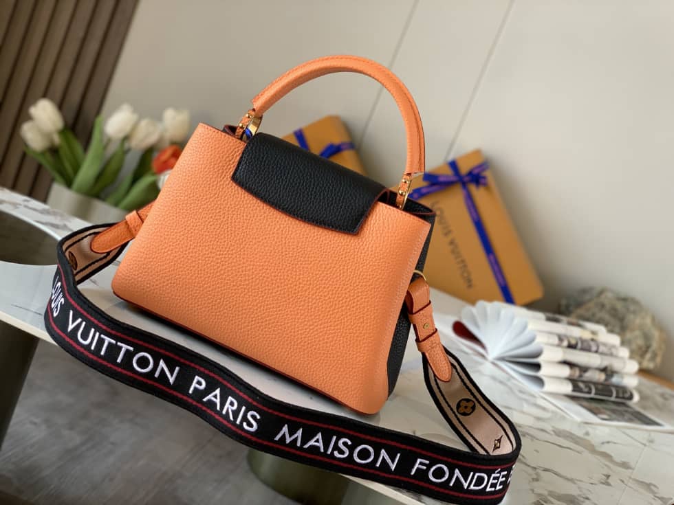 L0vis Vvtt0n Capucines BB Black M58608 Replica Crossbody Bag