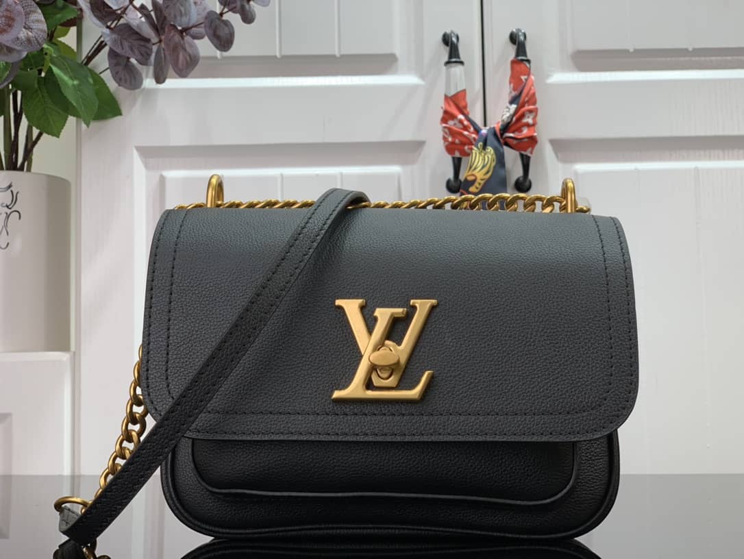 L0vis Vvtt0n Lockme Chain PM Replica Handbag Black M57073
