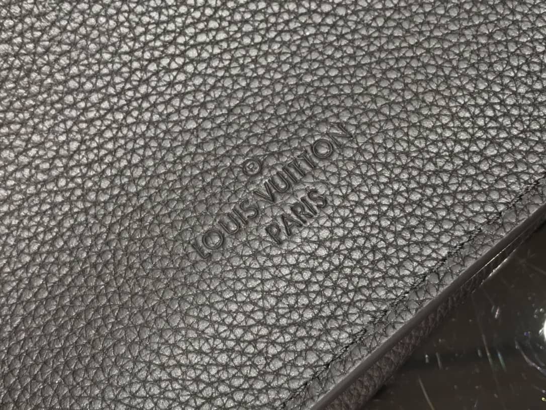 L0vis Vvtt0n Aerogram Slingbag Replica Black M57081