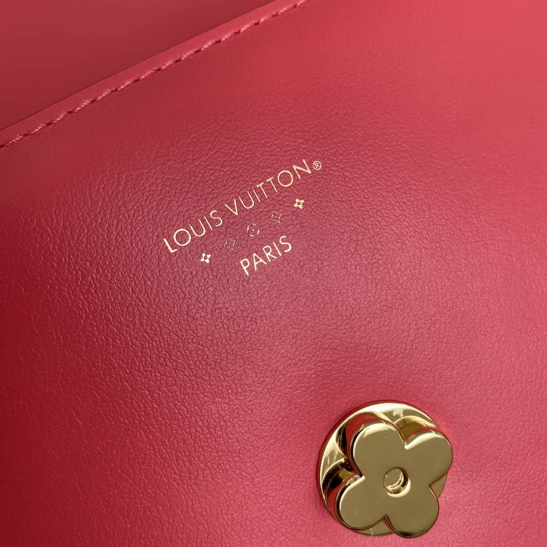 L0vis Vvtt0n Pont 9 Leather Crossbody Bag M55948