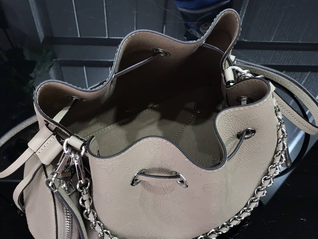 L0vis Vvtt0n Bella Mahina Magnolia Leather Replica Bag M57068