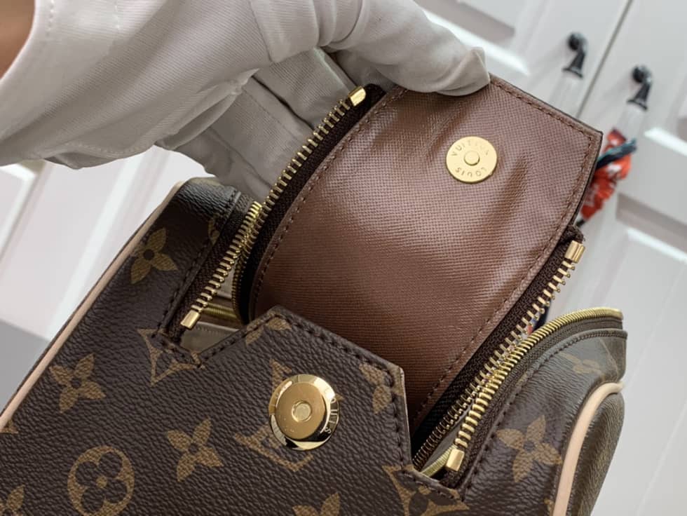 L0vis Vvtt0n Dopp Kit Toilet Pouch Monogram Canvas M44494 Replica