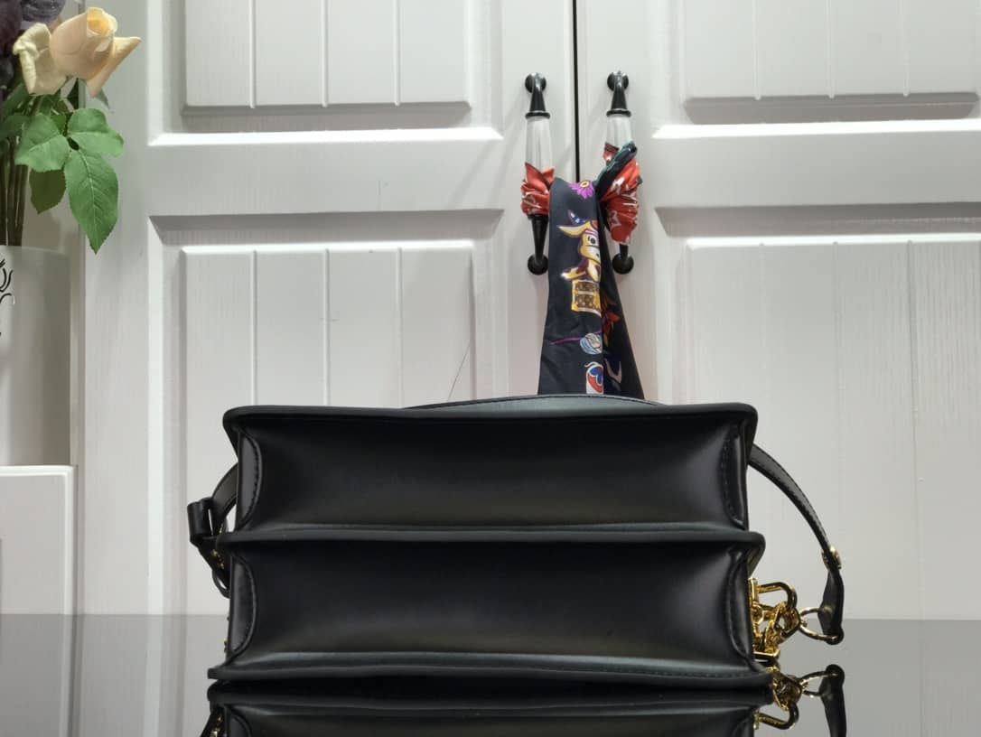 L0vis Vvtt0n Game On Dauphine MM Replica Bag M57448