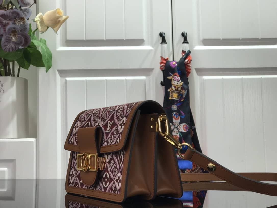 L0vis Vvtt0n Since 1854 Dauphine Mini Replica Handbag Red M57172