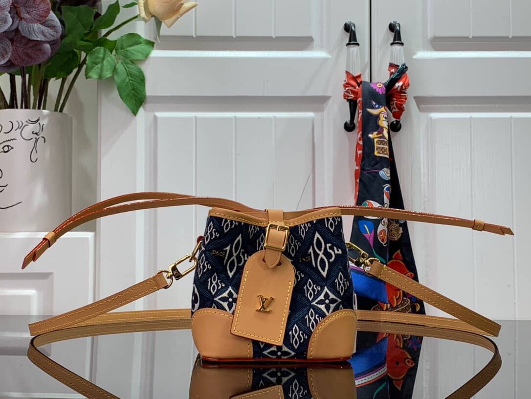 L0vis Vvtt0n Noe Replica Bucket Bag M57447