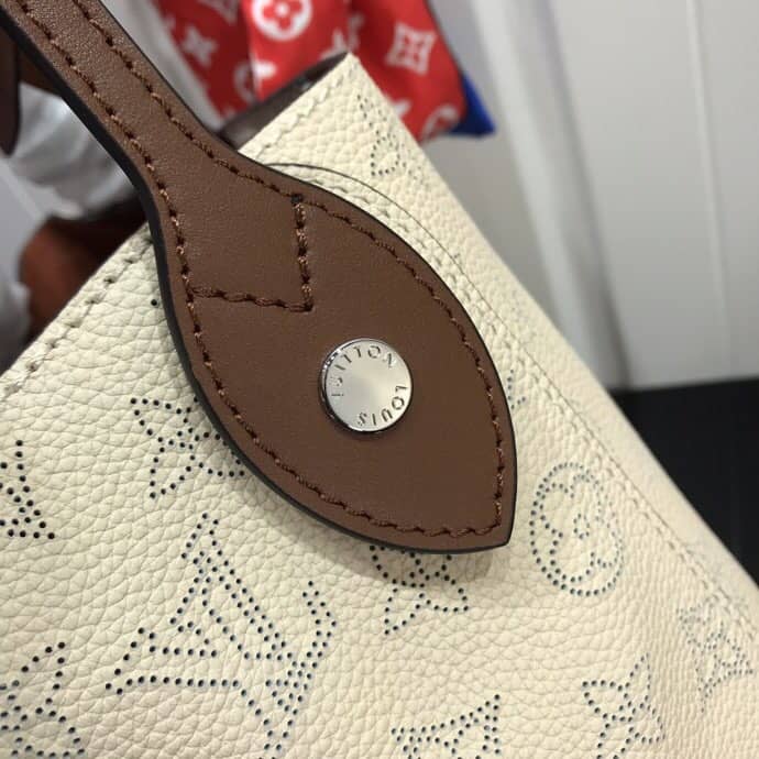 L0vis Vvtt0n Mahina Hina PM Leather Tote Replica Beige M54353