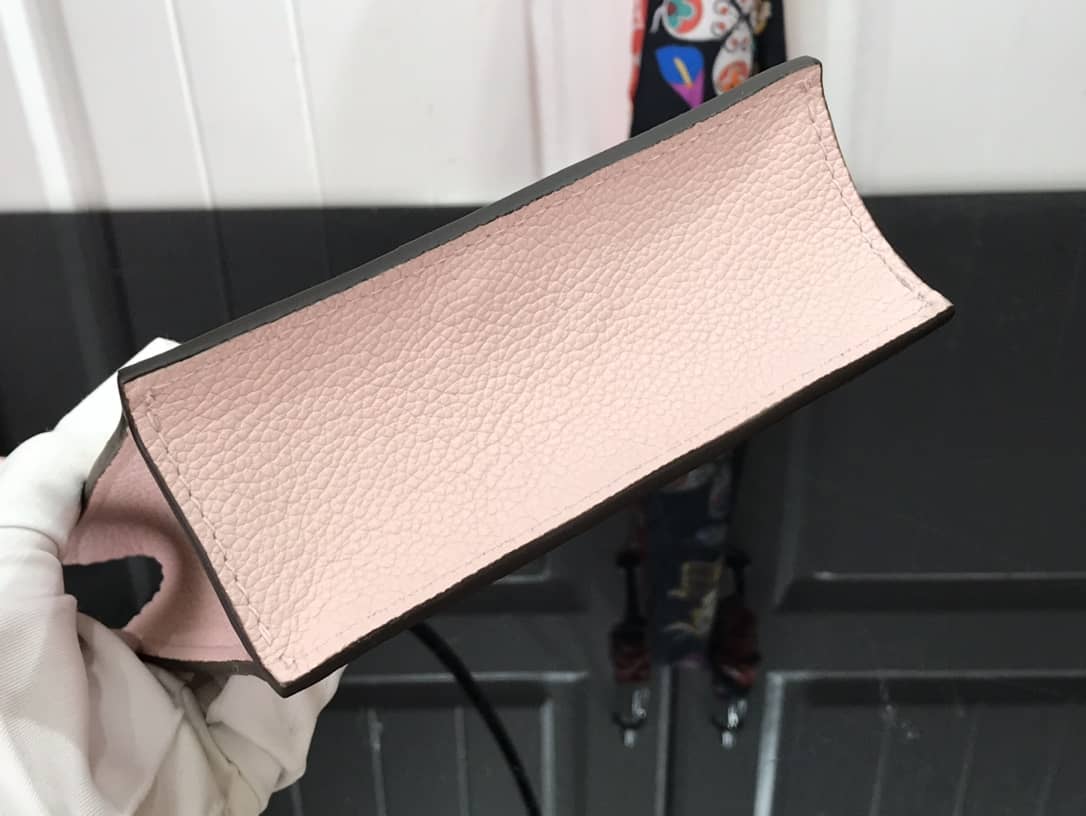 L0vis Vvtt0n Monogram Petit Sac Plat Bag Replica Pink M80449