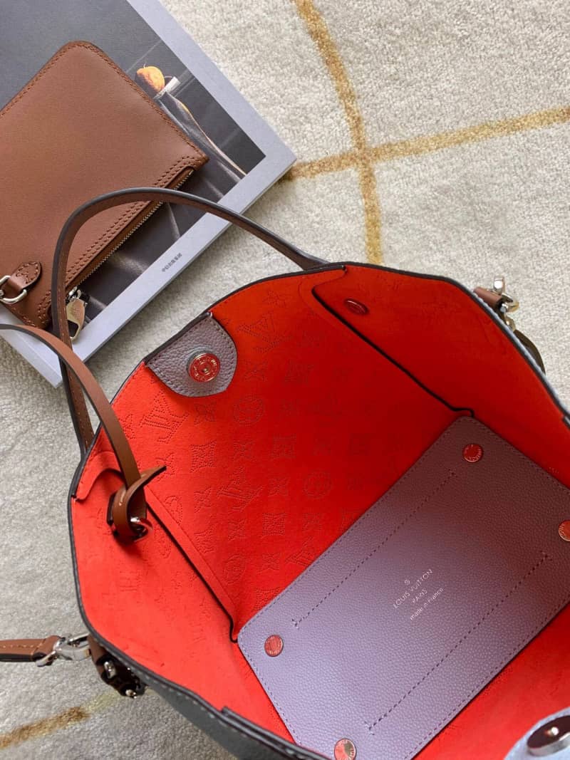 L0vis Vvtt0n Mahina Hina PM Leather Tote Replica Blue M54353