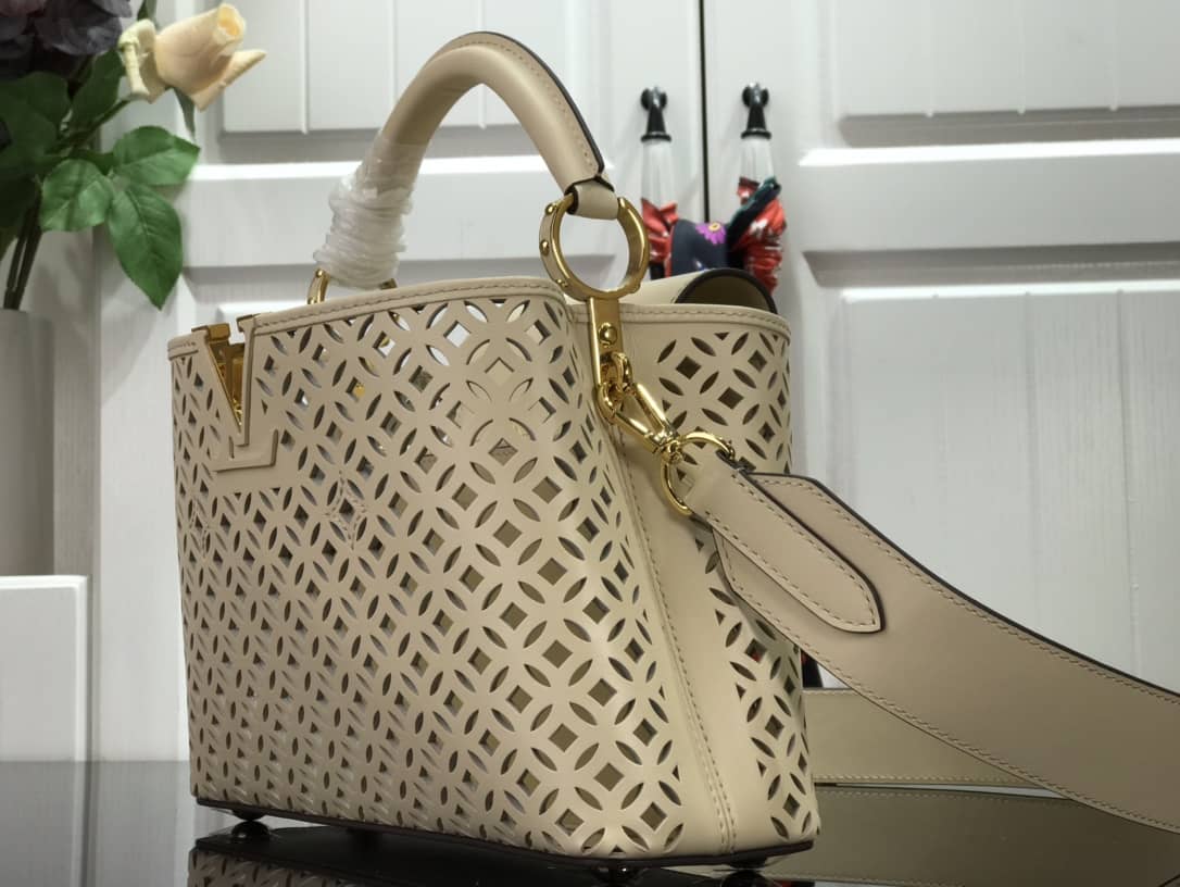 L0vis Vvtt0n Capucines BB Cutout Leather Bag Replica Beige M57228