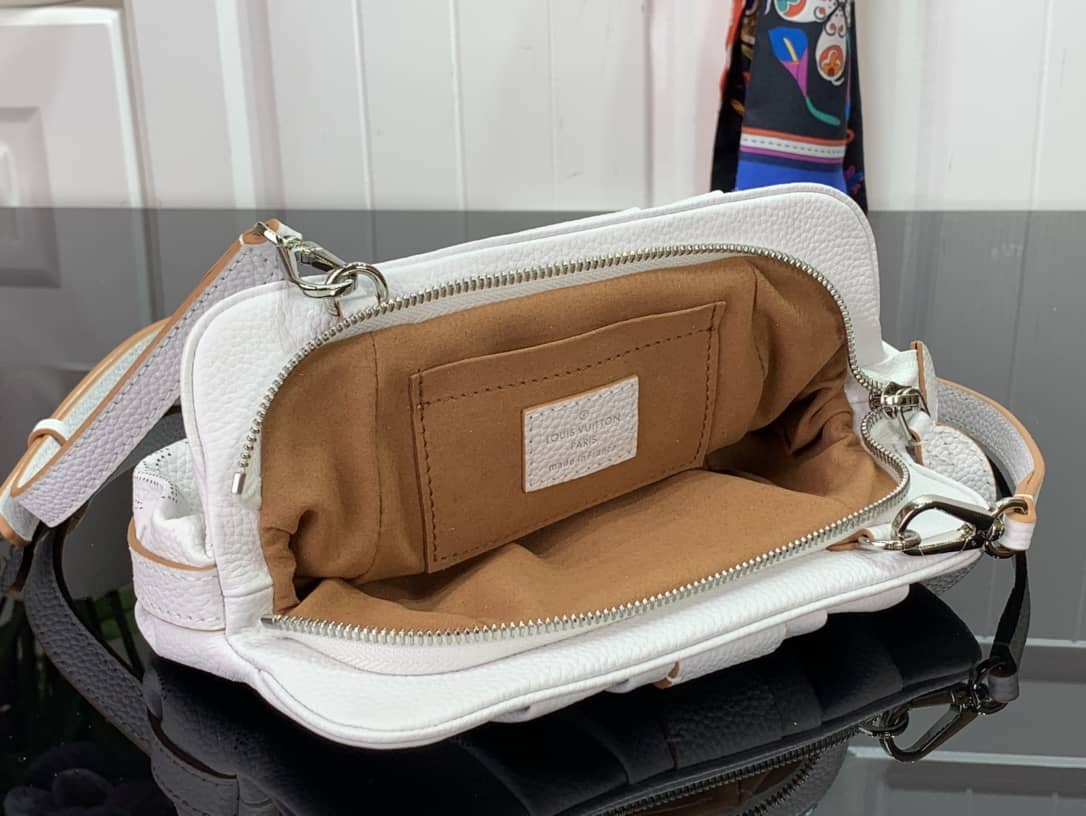 L0vis Vvtt0n Scala Mini Pouch Mahina Leather Replica Bag M80410