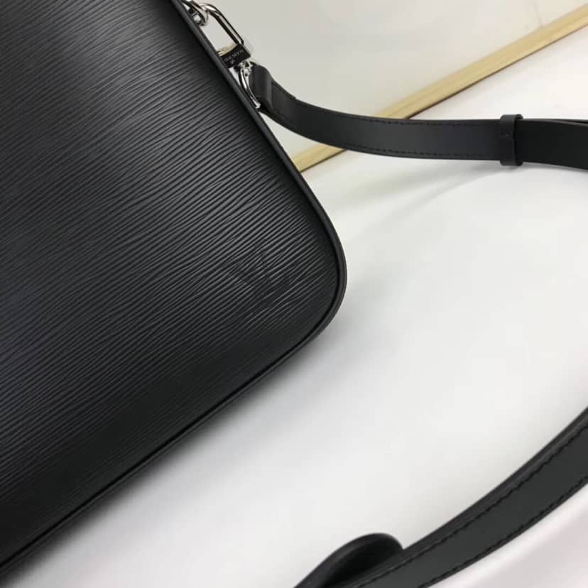 L0vis Vvtt0n Dandy MM Epi Leather Bag Replica Black M54404