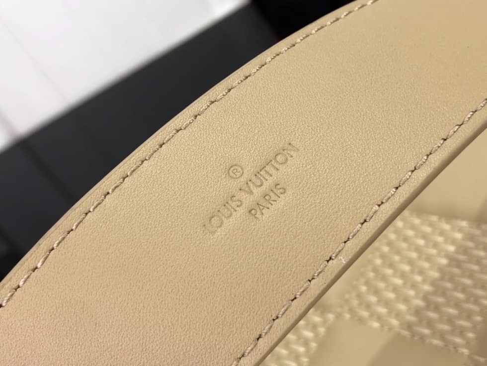 L0vis Vvtt0n Capucines MM Beige M59225 Replica Shoulder Bag