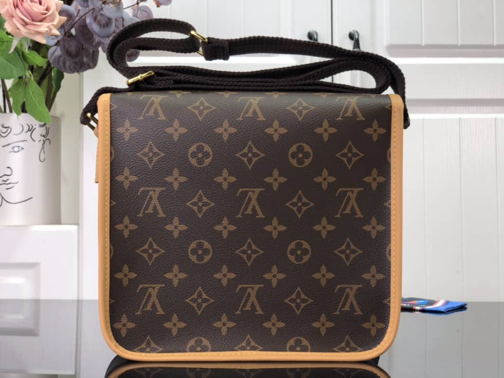 L0vis Vvtt0n Monogram Messenger Bosphore PM M40106 Replica Shoulder Bag