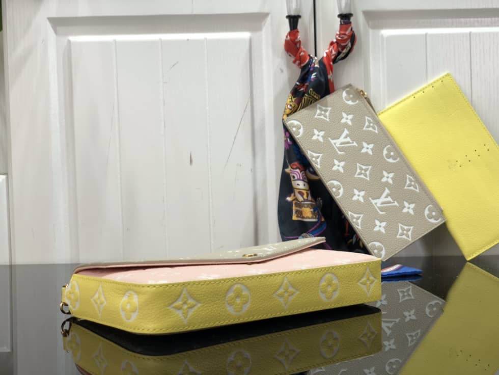 L0vis Vvtt0n Pochette Felicie Monogram Empreinte Pink Gery M81359 Replica