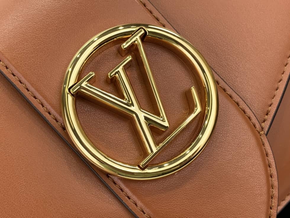 L0vis Vvtt0n Pont 9 Soft Calfskin Leather Red M55948 Replica Crossbody Bag