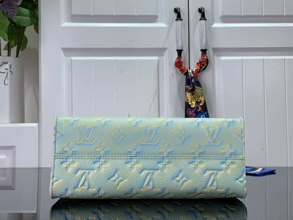 L0vis Vvtt0n Onthego PM Green M46067 Replica Tote