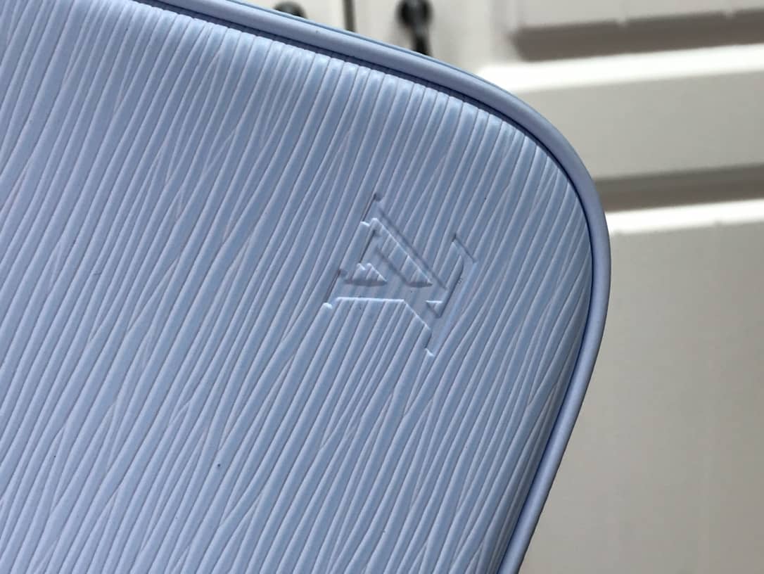 L0vis Vvtt0n Epi Easy Pouch On Strap Replica Bag Blue M80471