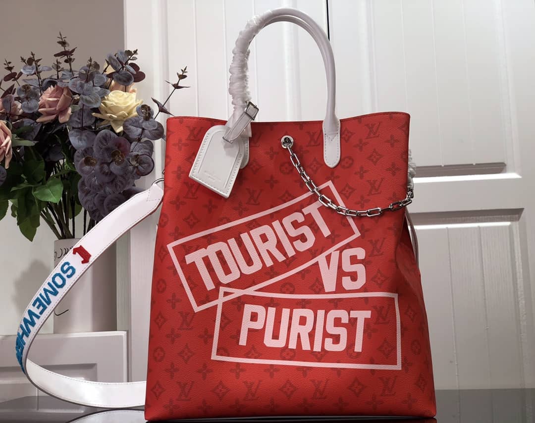 L0vis Vvtt0n “Tourist Vs Purist” Tote Bag