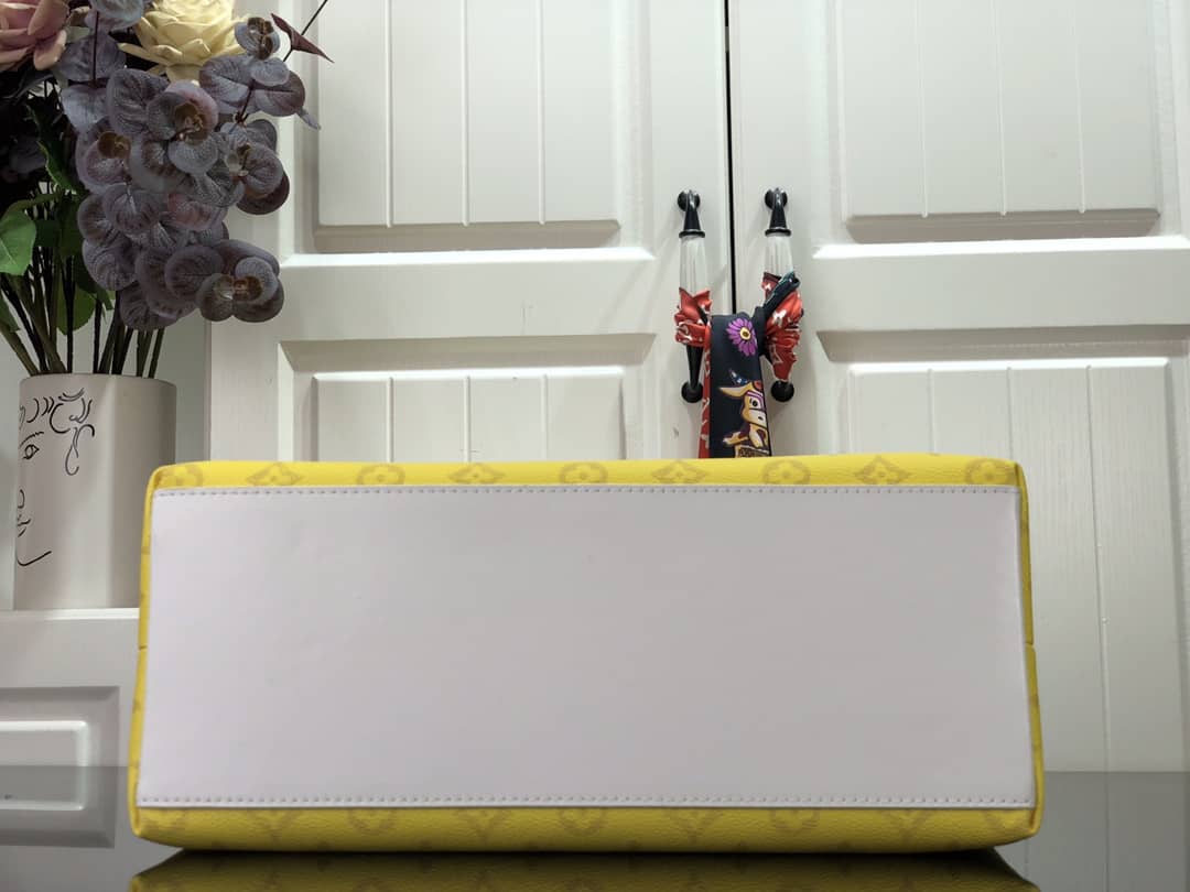 L0vis Vvtt0n “Tourist Vs Purist” Tote Bag