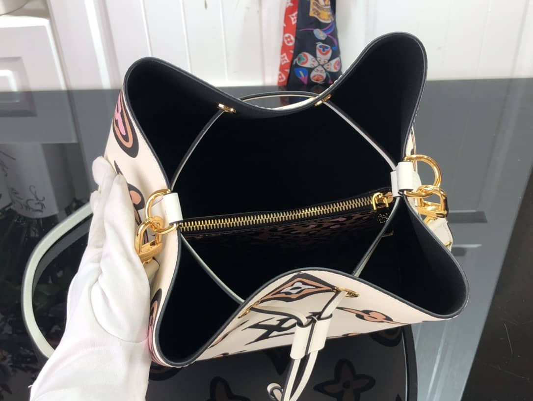L0vis Vvtt0n NéoNoé MM Replica Bucket Bag M45822