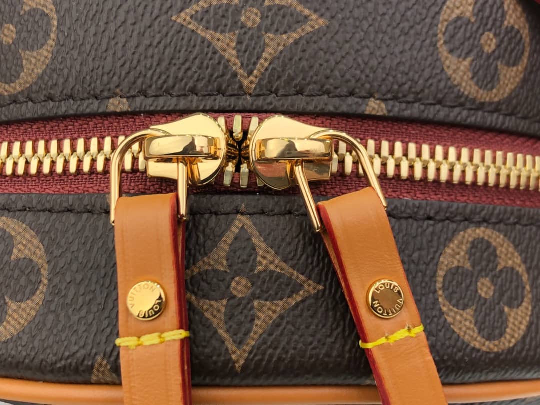 L0vis Vvtt0n Monogram Boite Chapeau Souple PM Replica Crossbody Bag Brown M45149