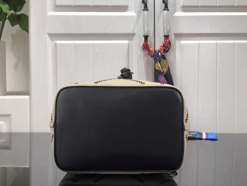 L0vis Vvtt0n NeoNoe MM Cream M46023 Replica Bucket Bag