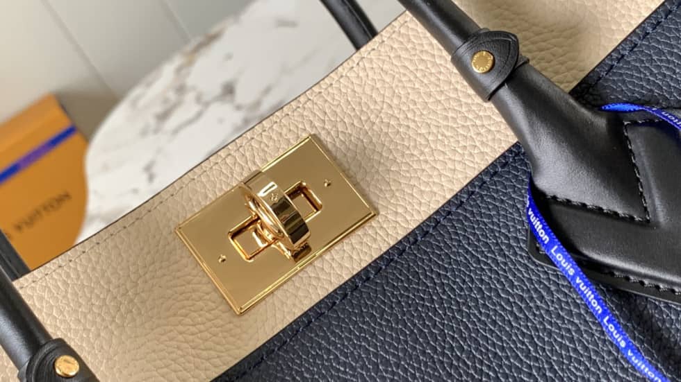 L0vis Vvtt0n On My Side MM Noir M53823 Replica Shoulder Bag