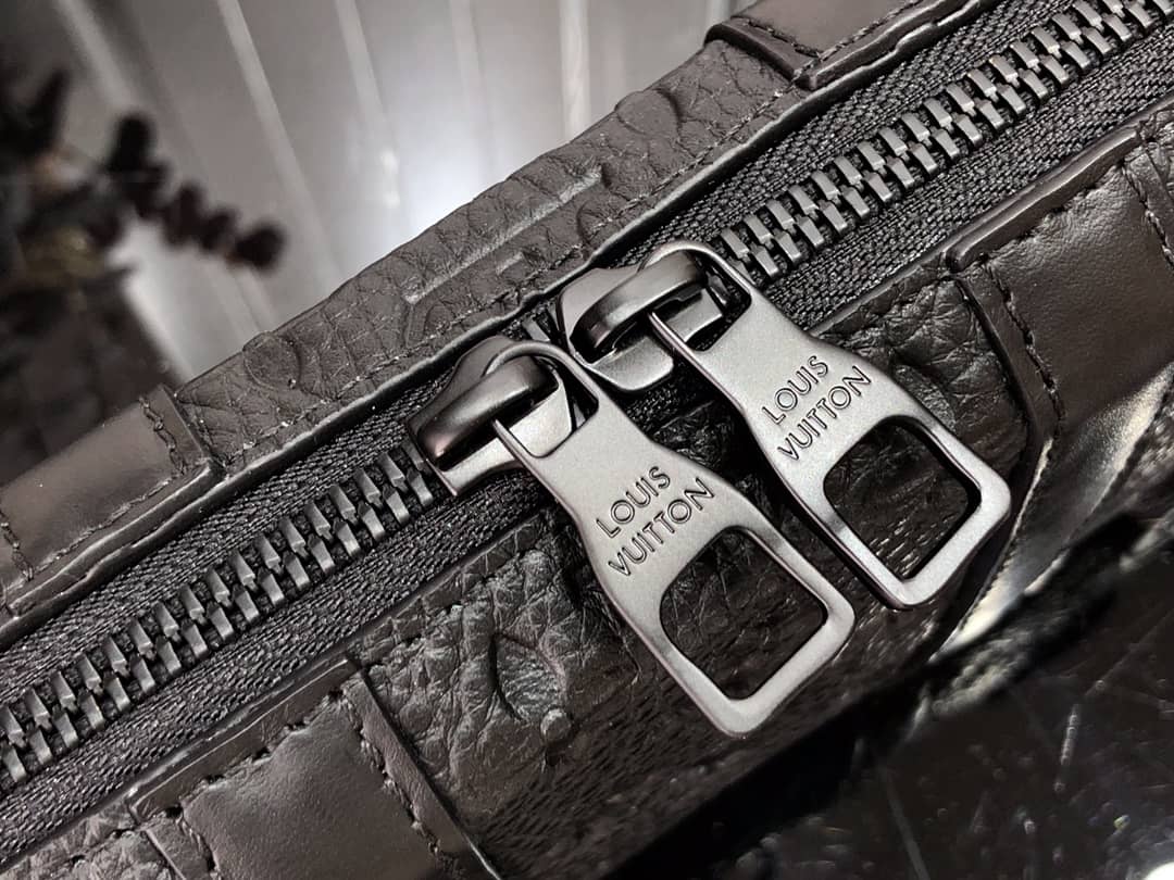 L0vis Vvtt0n Soft Trunk Replica Wallet Black M30697