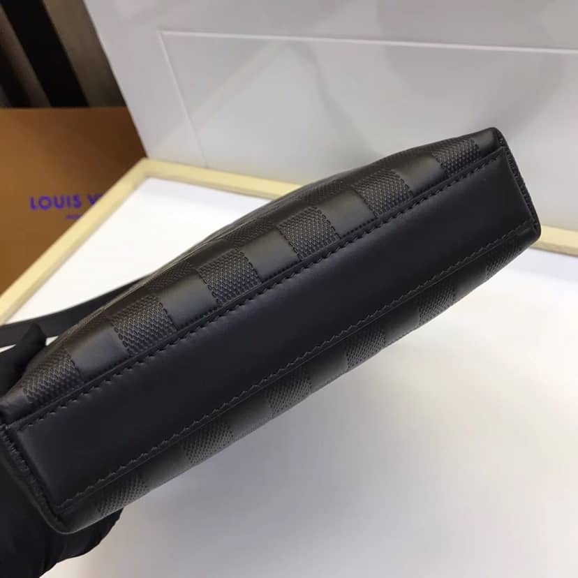 L0vis Vvtt0n District Pochette Replica Shoulder Bag N23355