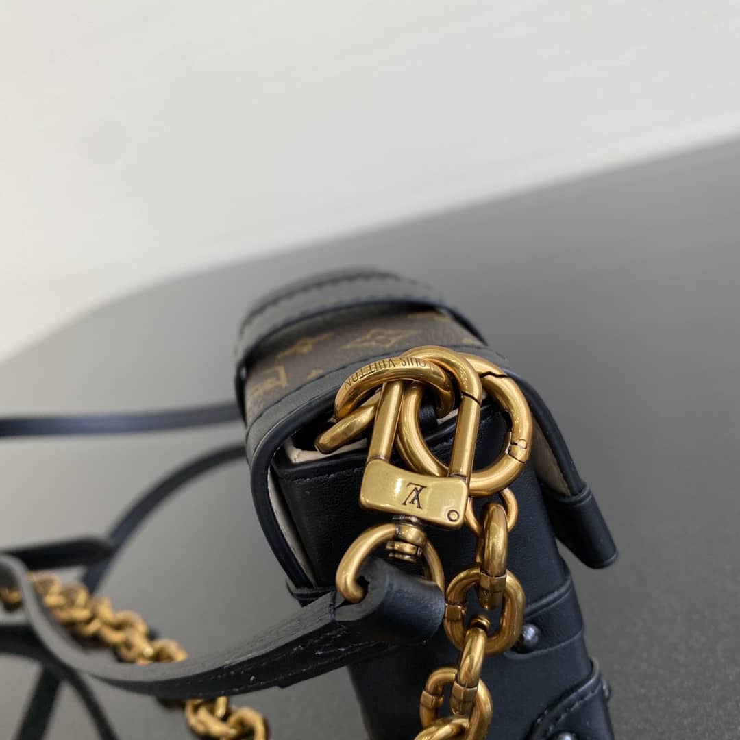 L0vis Vvtt0n Mini Trunk Monogram Canvas Key Chain Replica Bag 44188M