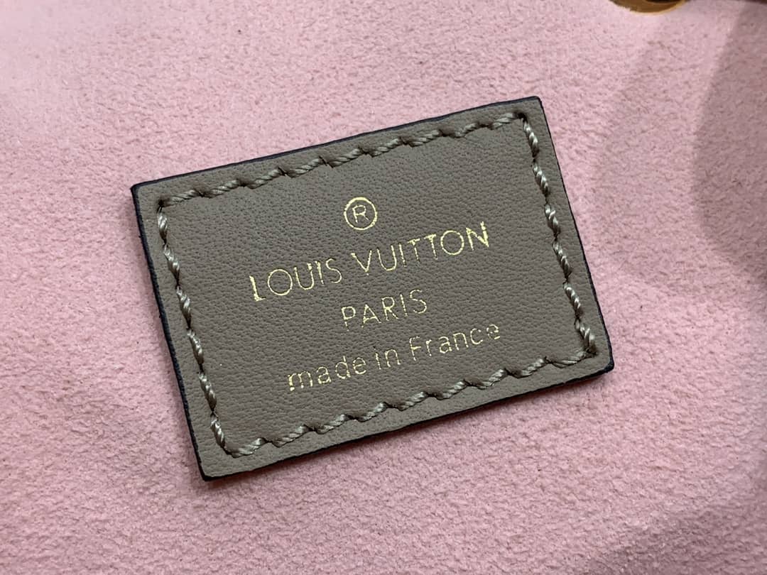 L0vis Vvtt0n Ann Platt Montsouris PM Noir Leather Replica Backpack Cream M45205