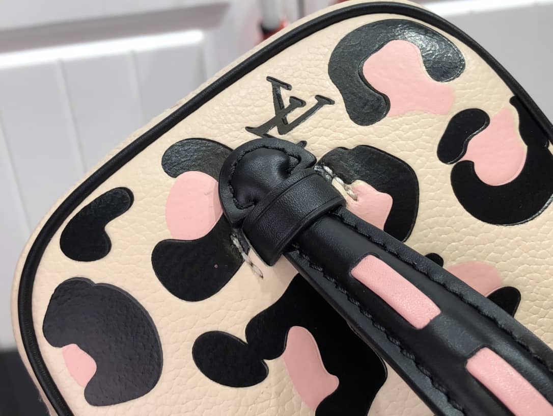 L0vis Vvtt0n Monogram Empreinte Leather Mini Handbag Replica M45850