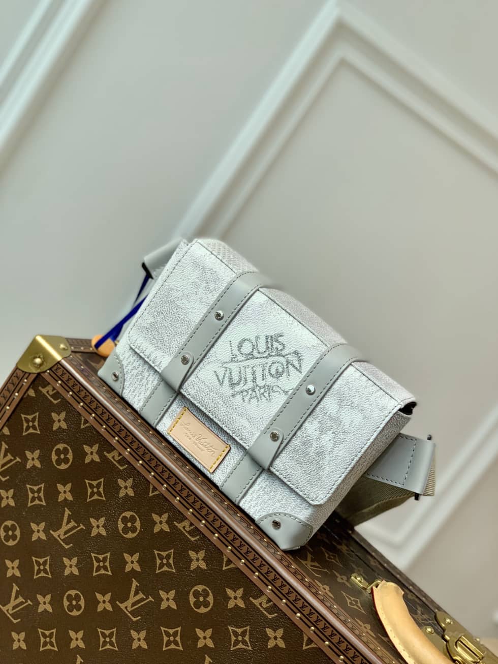 L0vis Vvtt0n Trunk Slingbag Damier Salt Marine N50061 Replica Shoulder Bag