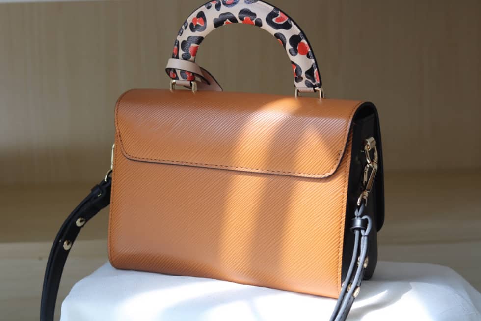 L0vis Vvtt0n Twist Leopard Handle Bag Epi Leather PM M50362 Replica Shoulder Bag