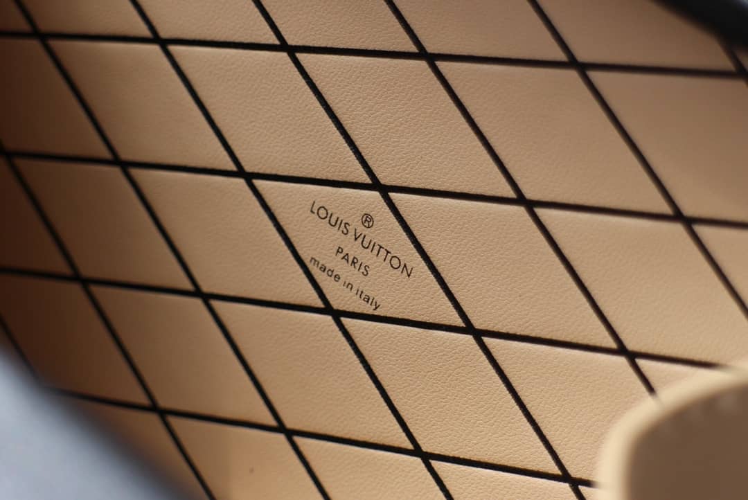 L0vis Vvtt0n Petite Malle Monogram Canvas Replica Bag Black M40273