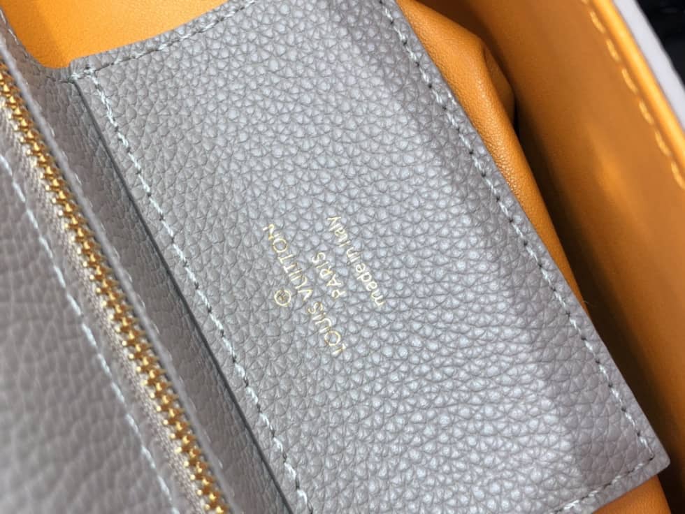 L0vis Vvtt0n Pont 9 Soft MM Grained Calfskin Gery M58967 Replica Crossbody Bag