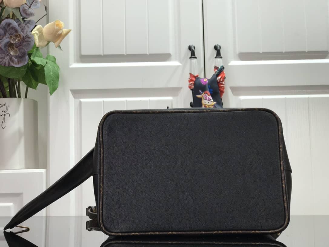 L0vis Vvtt0n Noe Bucket Shoulder Diagonal Replica Bag M56963