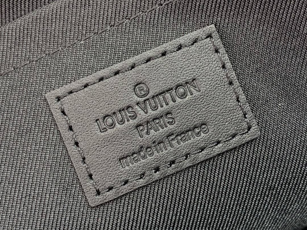 Top Quality AAA+ LV Leather Duffle Bag Black