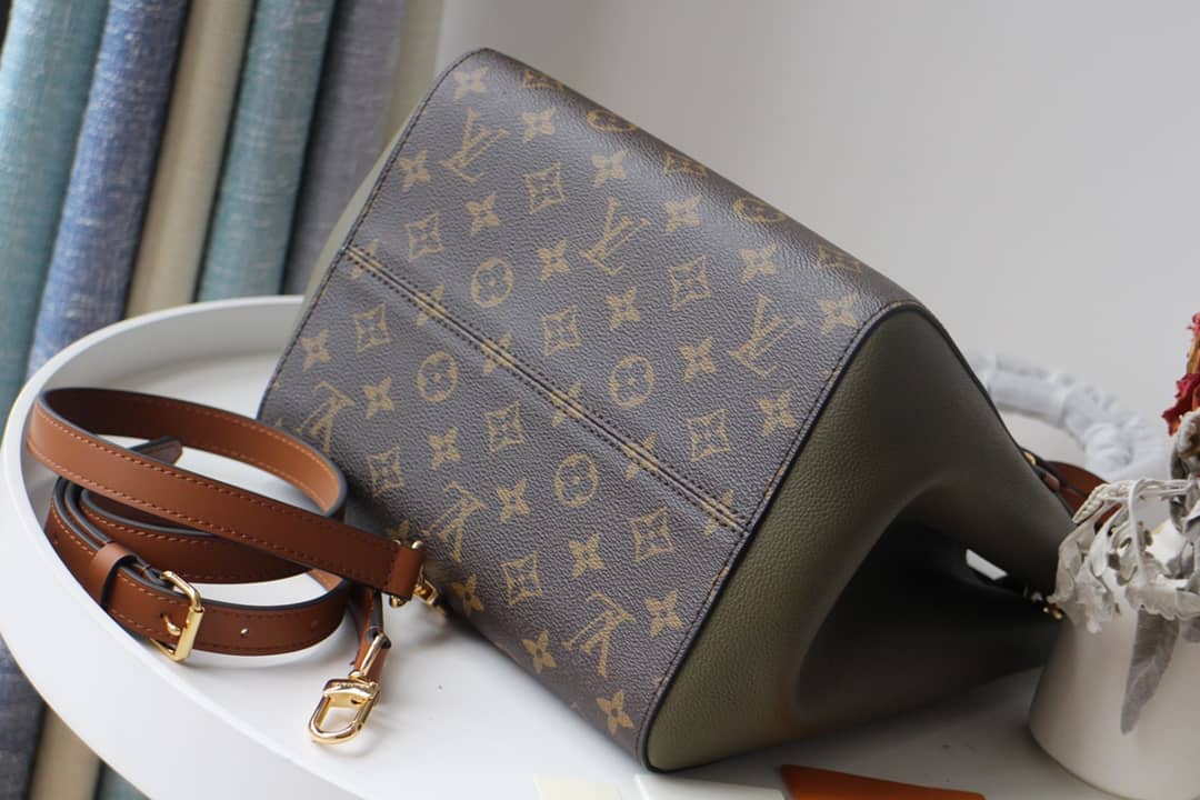 L0vis Vvtt0n Monogram Fold MM 2way Tote Replica White M45409