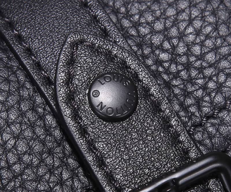 L0vis Vvtt0n Christopher XS Replica Backpack Black M58495