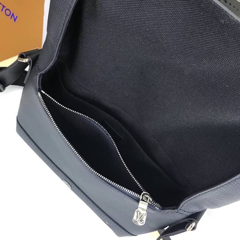 L0vis Vvtt0n Canyon PM Messenger Bag Replica M54963