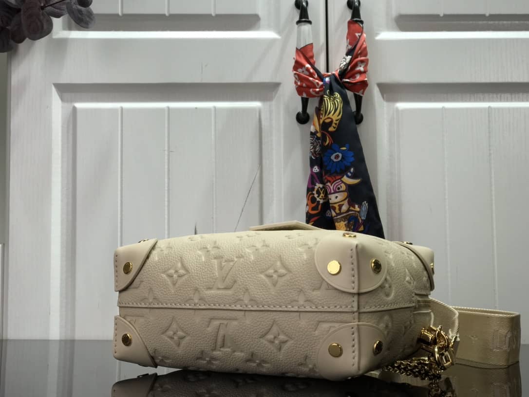 Best Replica L0vis Vvtt0n Petite Malle Souple Monogram Replica Bag Beige M45571(ColaReps)
