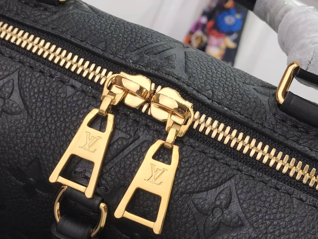 L0vis Vvtt0n Petite Malle Souple Monogram Replica Bag Black M45571