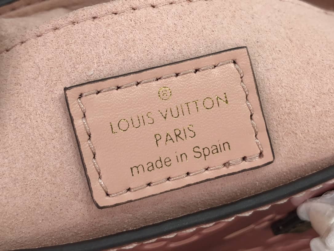 L0vis Vvtt0n Petit Sac Plat Flat Shoulder Bag Replica Pink M80169