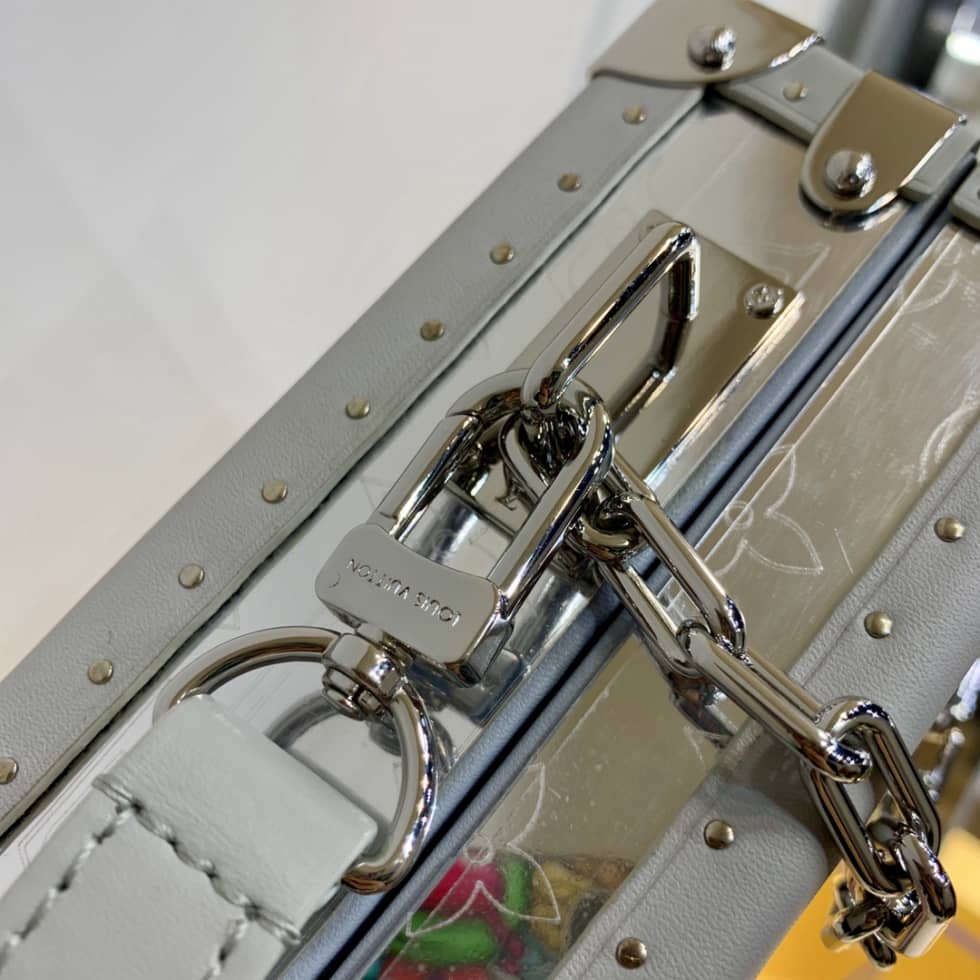 L0vis Vvtt0n Clutch Box Bag White M20230 Replica Messenger Bag