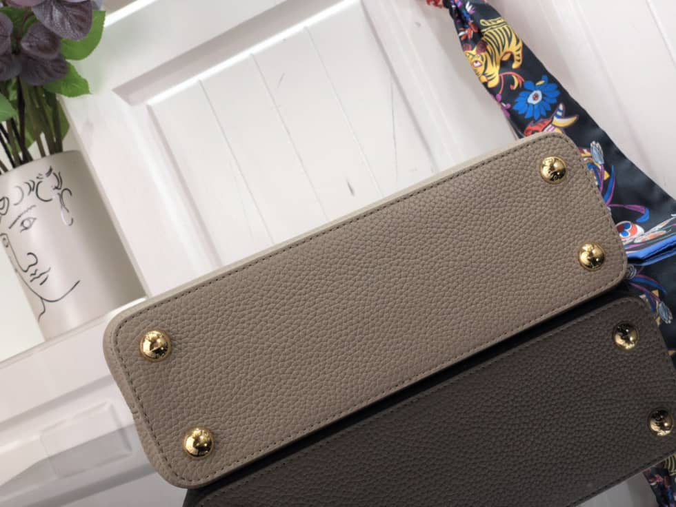 L0vis Vvtt0n Capucines BB Beige M59066 Replica Shoulder Bag