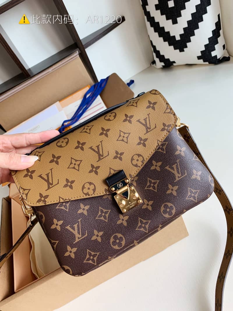 Best Replica L0vis Vvtt0n Pochette Metis Small Leather Crossbody Bag Replica M44876(ColaReps)